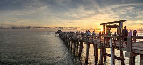 Sunset at the Naples Pier on Naples Beach Editorial Photo - Image of pier, naples: 152496296