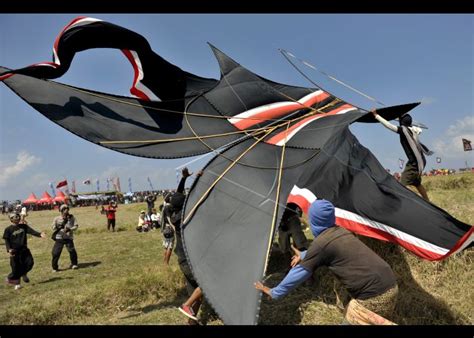 Festival Layang Layang Antara Foto