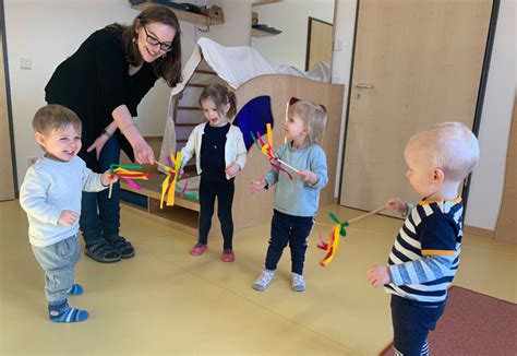 Spiele Fingerspiele In Der Krippe U3 Praxisideen Kleinstkinder