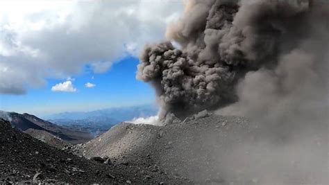 Video Impresionante Explosi N En Volc N Nevados De Chill N