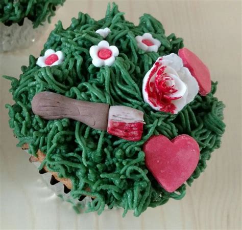 Alice in Wonderland Cupcake