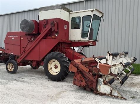 Ih 615 Combine W810 13 Grain Head Live And Online Auctions On