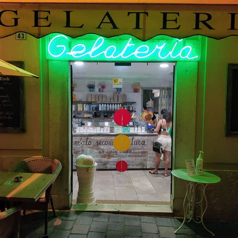 Gelateria Pinguino Giallo Gardone Riviera Restaurant Reviews Photos