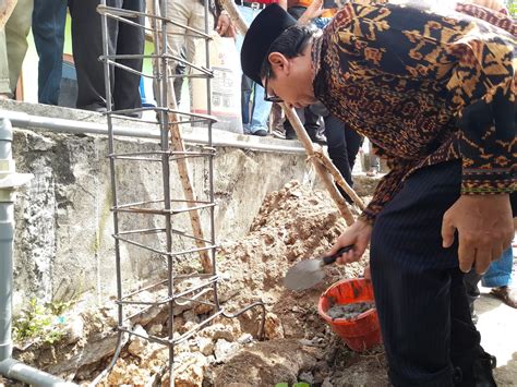 Ayodhia Kalake Letakkan Batu Pertama Pembangunan Gedung Koperasi Dan