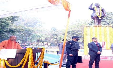 Cm Yogi Pays Floral Tribute To Netaji Many Programs Organized In Up To