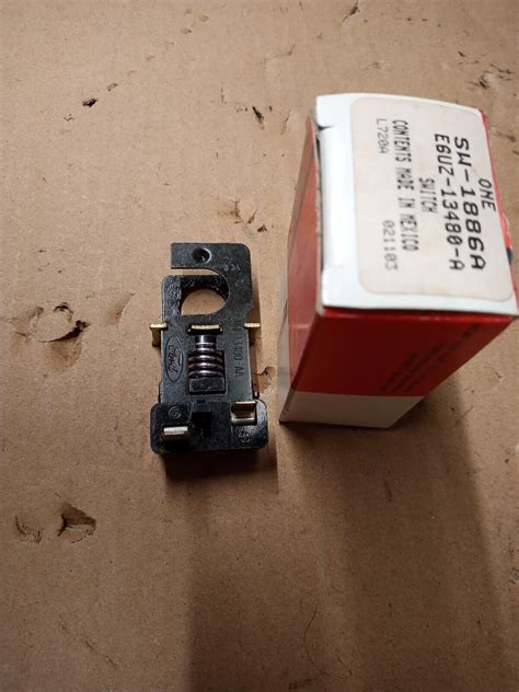 E6uz 13480 A Ford Econoline Brake Light Switch Ebay