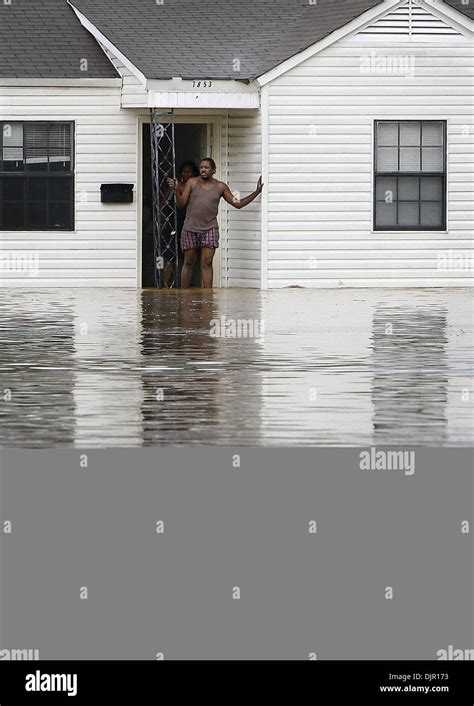 1 May 10 Mwflood3 Photos By Mark Weber Stranded Residents Look Out