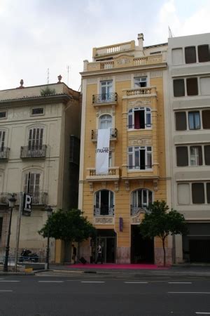 Pásate por el showroom nude nude generation