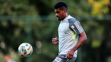 O motivo que impediu o Grêmio de contratar Jemerson zagueiro do