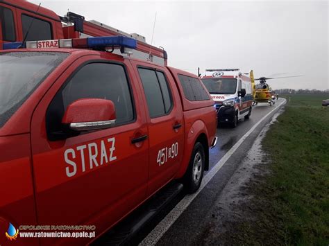 Wypadek Na Dk Namys W K Pno Cztery Osoby Trafi Y Do Szpitala O