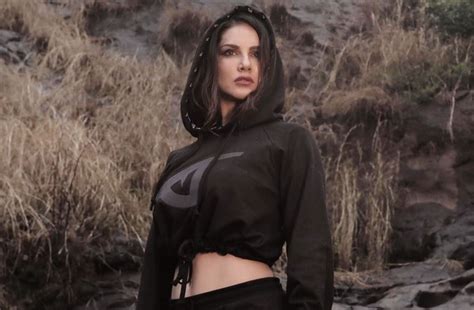 Bintang Bollywood Sunny Leone Ungkap Alasan Produksi Film Dewasa