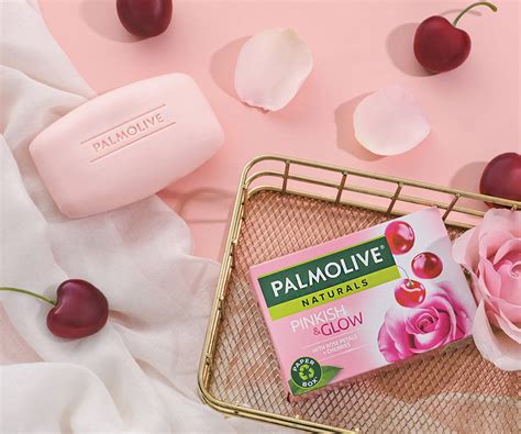 Palmolive Naturals Pinkish Glow Bar Soap