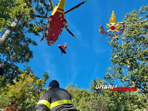 Cacciatore 50enne Cade In Un Dirupo Recuperato Con Elisoccorso