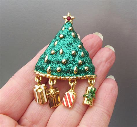 Vintage Signed Danecraft Dangle Presents Enamel Christmas Tree Pin