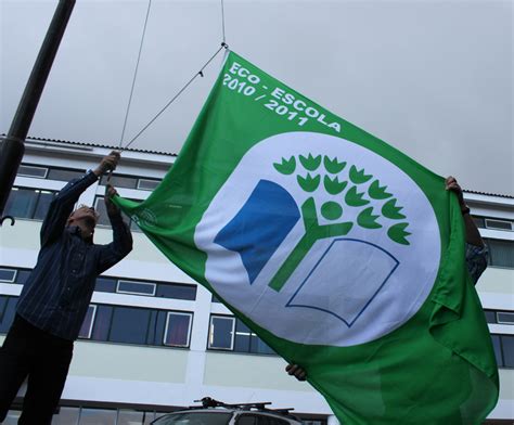 Eco Escola Hastear Da Bandeira Verde Do Programa Eco Escolas Do Aeg