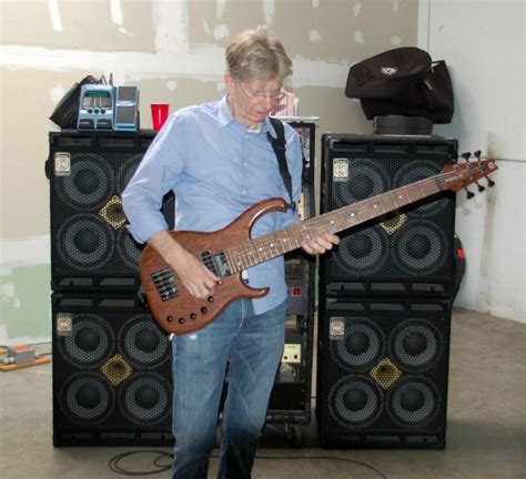 Phil Lesh | Electric bass, Guitar, Electric guitar