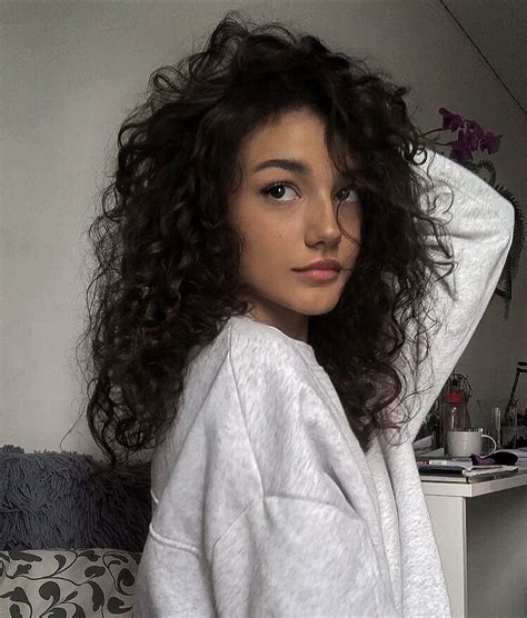 Pin By Natalia Amira On Egyptian Hair Styles Curly Hair Styles Long