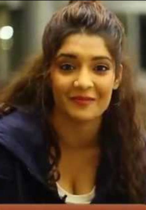 Indian Cine Beauties Ritika Singh Hot