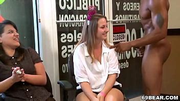 Alana celebra su cumpleaños con strippers masculinos XVIDEOS