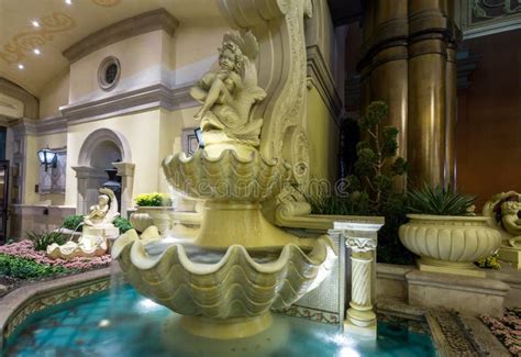 Fountain in the Entrance To Bellagio Hotel and Casino Editorial Stock ...