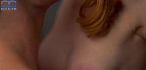 Emily Beecham Nackt Nacktbilder Playboy Nacktfotos Fakes Oben Ohne