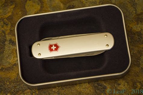 425 Cigar Cutter Leaf S Victorinox Knives Collection