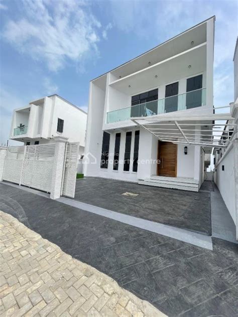 For Sale Aesthetically Pleasing Bedroom Fully Detached Duplex With