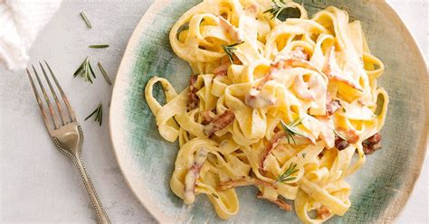 Creamy Fettuccine Carbonara Recipe