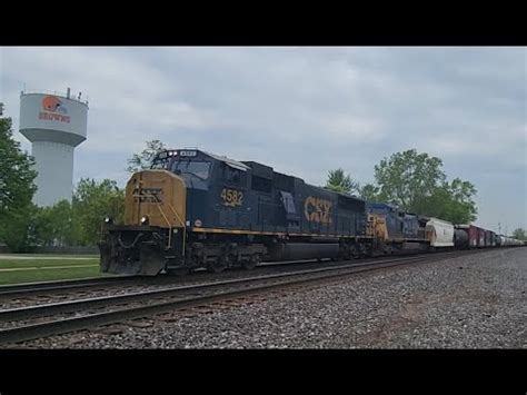 CSX Mace 4582 And Dash 8 YN2 7816 Lead A CSX Mixed Freight In Berea