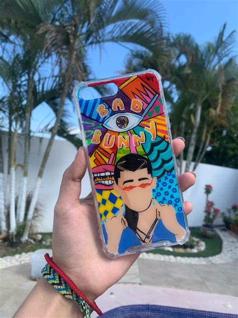 Funda Pintada A Mano Bad Bunny REWIND Fundas De Movil