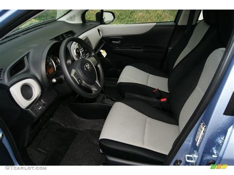 Ash Gray Interior 2012 Toyota Yaris LE 5 Door Photo #59841045 ...