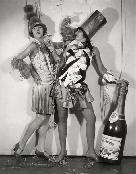 50 Timeless Photos Of Classic New Years Eve Parties Wow Gallery