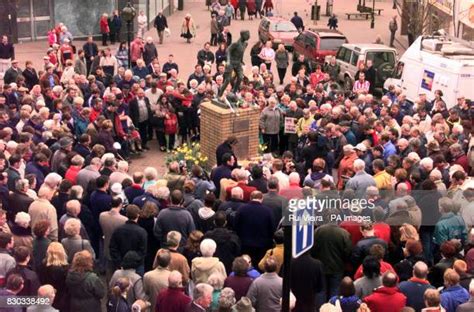 196 Sir Stanley Matthews Statue Stock Photos, High-Res Pictures, and ...