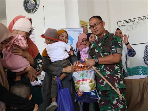 Peduli Stunting Dandim Mamuju Dan Kadis Ketahanan Pangan Bagikan