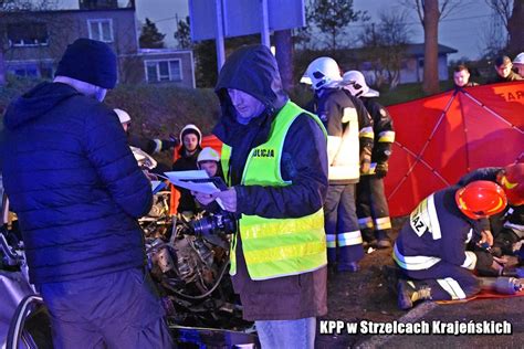 Tragiczne zderzenie osobówki z autobusem 34 latka nie żyje Radio