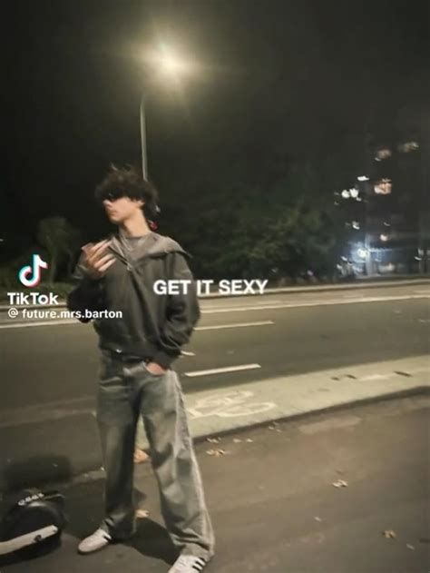 Pin by 𝑪 𝒓 𝒚 𝒔 𝒕 𝒂 𝒍 z4s V on Pins by you in 2024 Cute celebrity guys Hot baseball guys