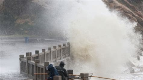 China Issues Red Alert As Typhoon Muifa Expected To Make Landfall Twice