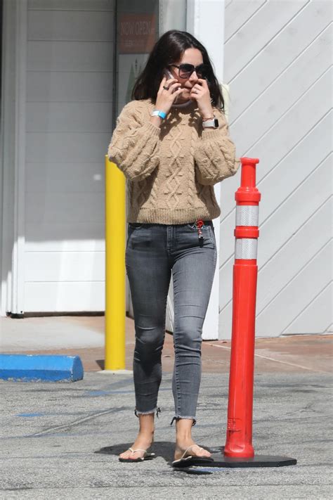 The best Mila Kunis feet pictures 🤩