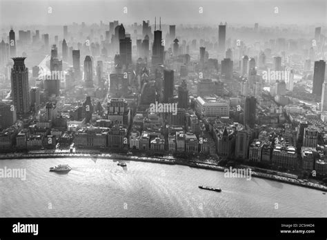 Shanghai skyline and river Black and White Stock Photos & Images - Alamy