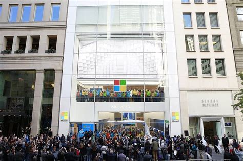 Microsoft Flagship Store Opens in High Street London - PC.com Malaysia