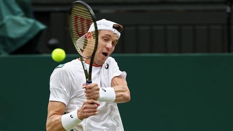 Nicolás Jarry gana el segundo set ante Carlos Alcaraz en Wimbledon