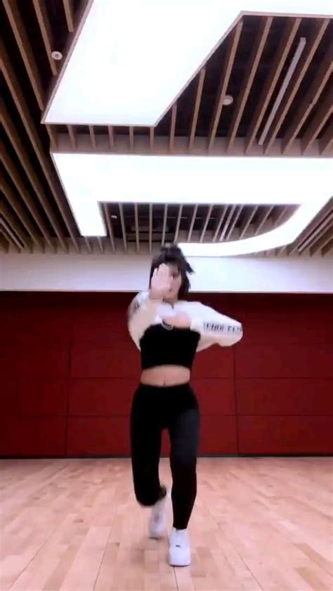 Momo Twice Hip Hop Dance Videos