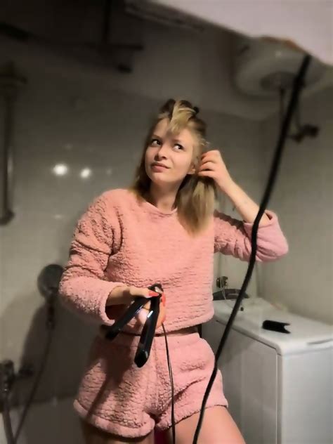 Sexy Blonde Annie 2024 03 30 140918