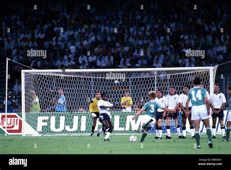 Gary Lineker 1990 Hi Res Stock Photography And Images Alamy