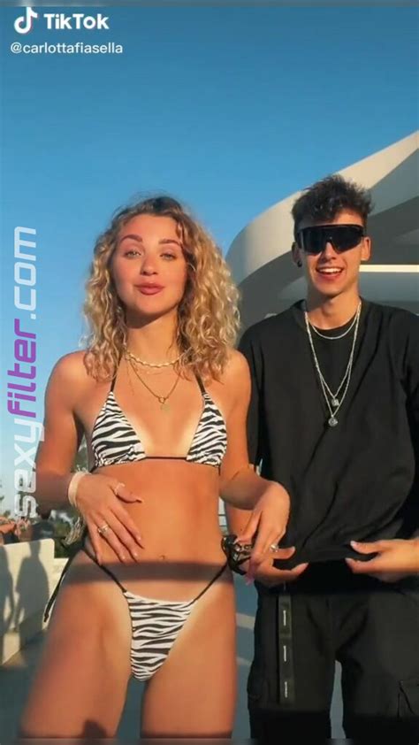 7 Hot Sexy Carlotta Fiasella Bikini Pics