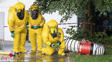 O Chlorgasaustritt Im Badezentrum Traun Sorgt F R Gefahrguteinsatz