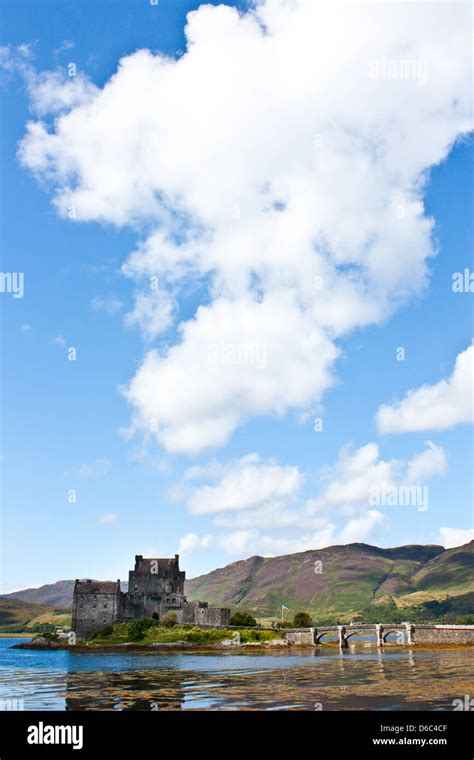 Eilean Donan Castle Stock Photo - Alamy