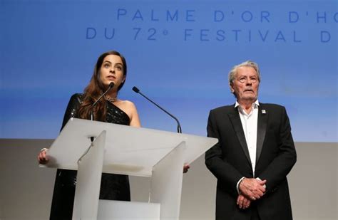 Alain Delon Sa Fille Anouchka Partage Un Rare Selfie Avec Son P Re