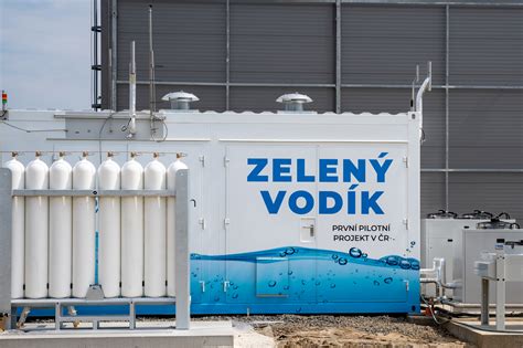 Elektrolyz R V Napajedlech Vyrobil Prvn Kilogramy Vod Ku