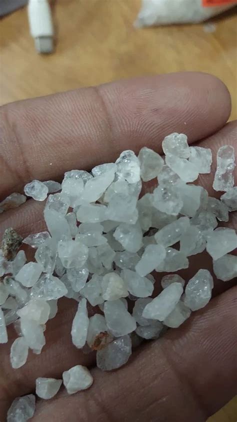 A Grade Quartz Lump Grade Super Semi Packaging Size 50 Kg At